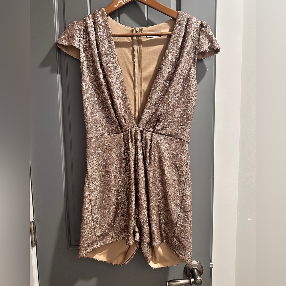 ✨ Tobi Gold Sequin Plunge Romper – Size L (Fits Like S)